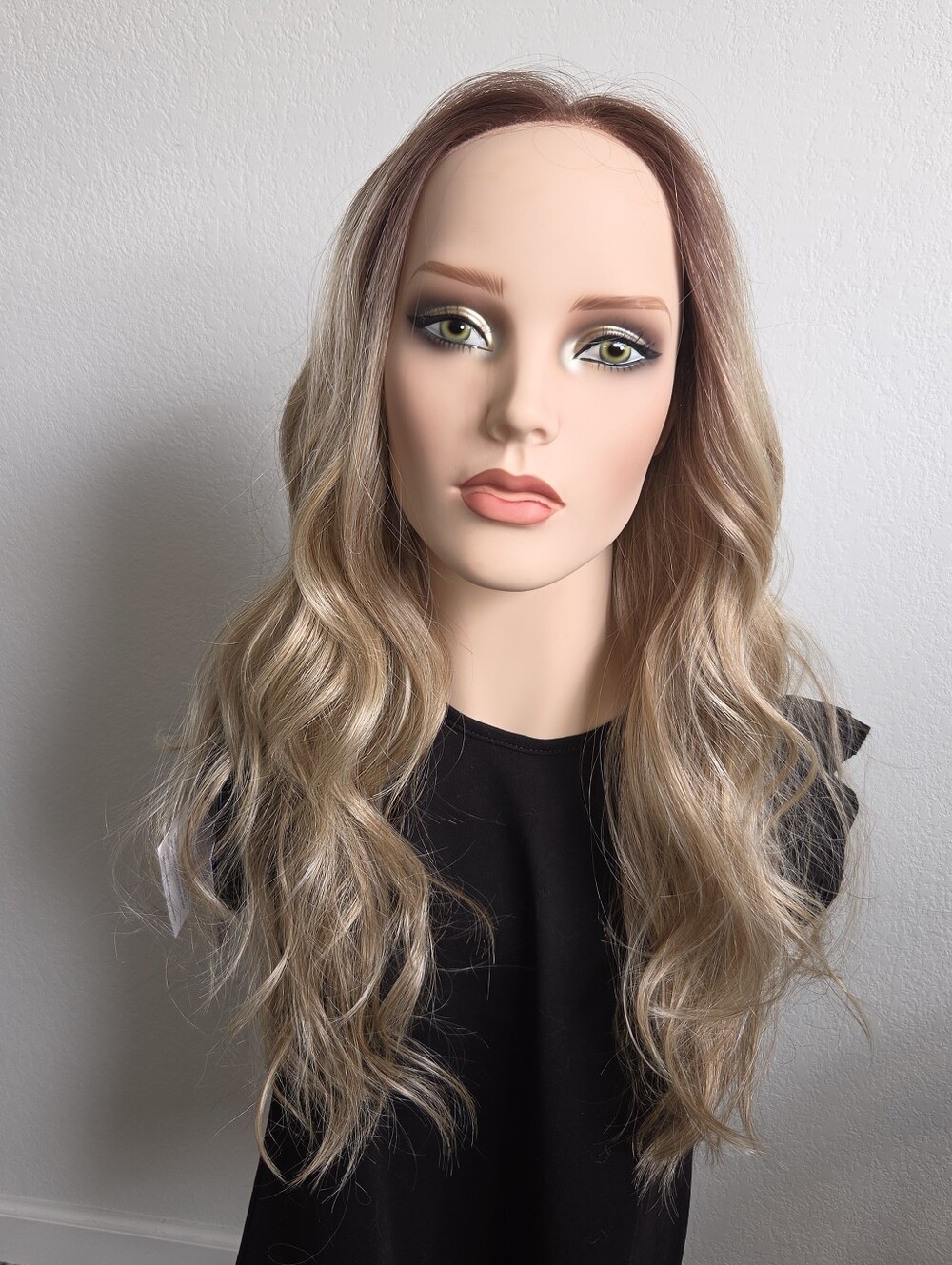 Wig Rene of Paris "Esme" Butter Biscuit Blond